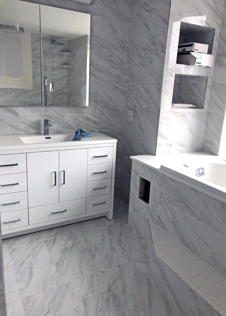 A fashionable marble bathroom